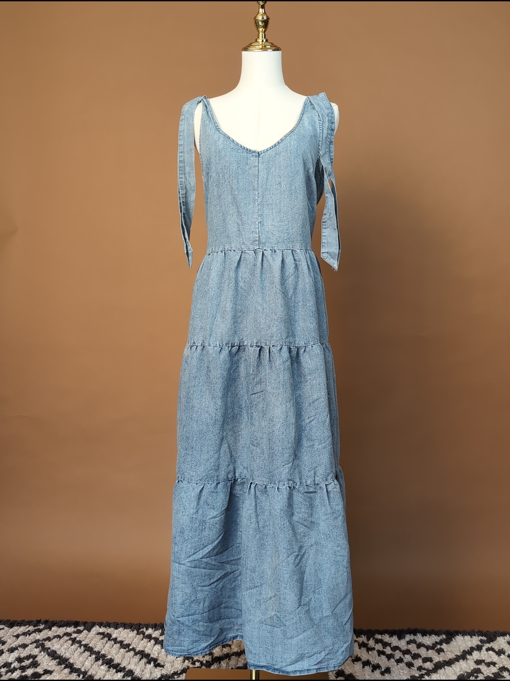 Romantic Given Kale Tie-Strap Tiered Maxi Dress in Light Blue Chambray M